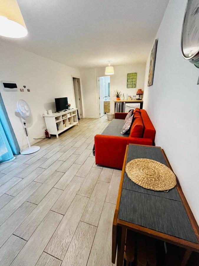 Apartment Cozy In Centric Area At With Air Conditioner
